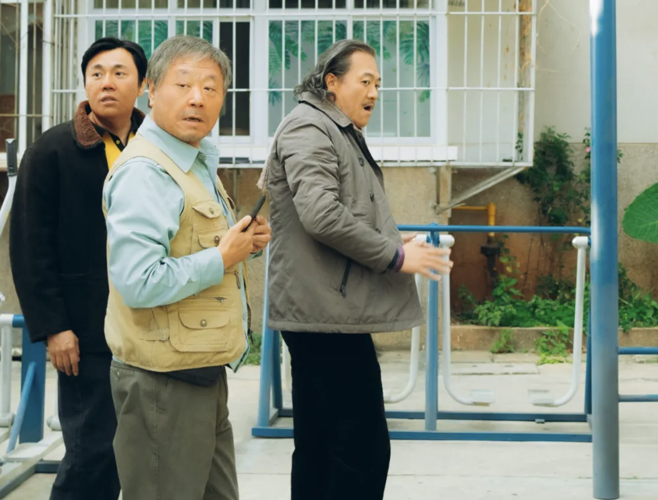 人物｜62歲再拿影帝，范偉的社恐心和社牛演技